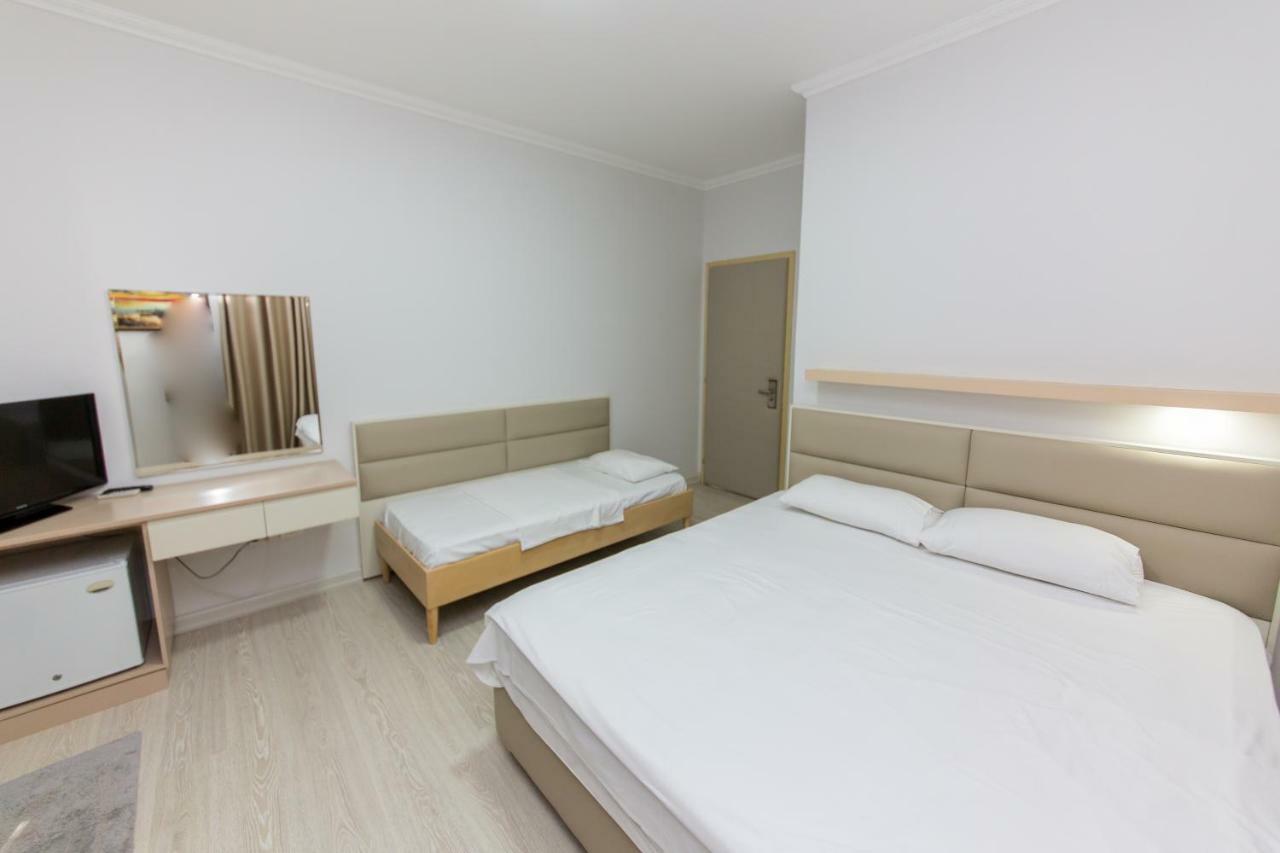 Hotel Andi Durres Luaran gambar